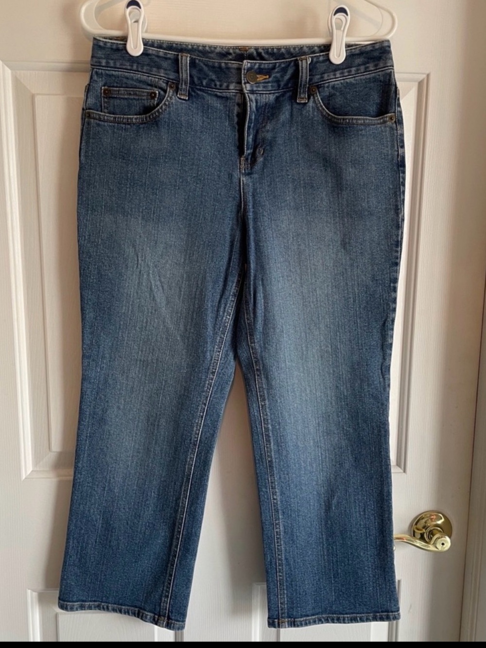 LOFT Medium Wash Capri